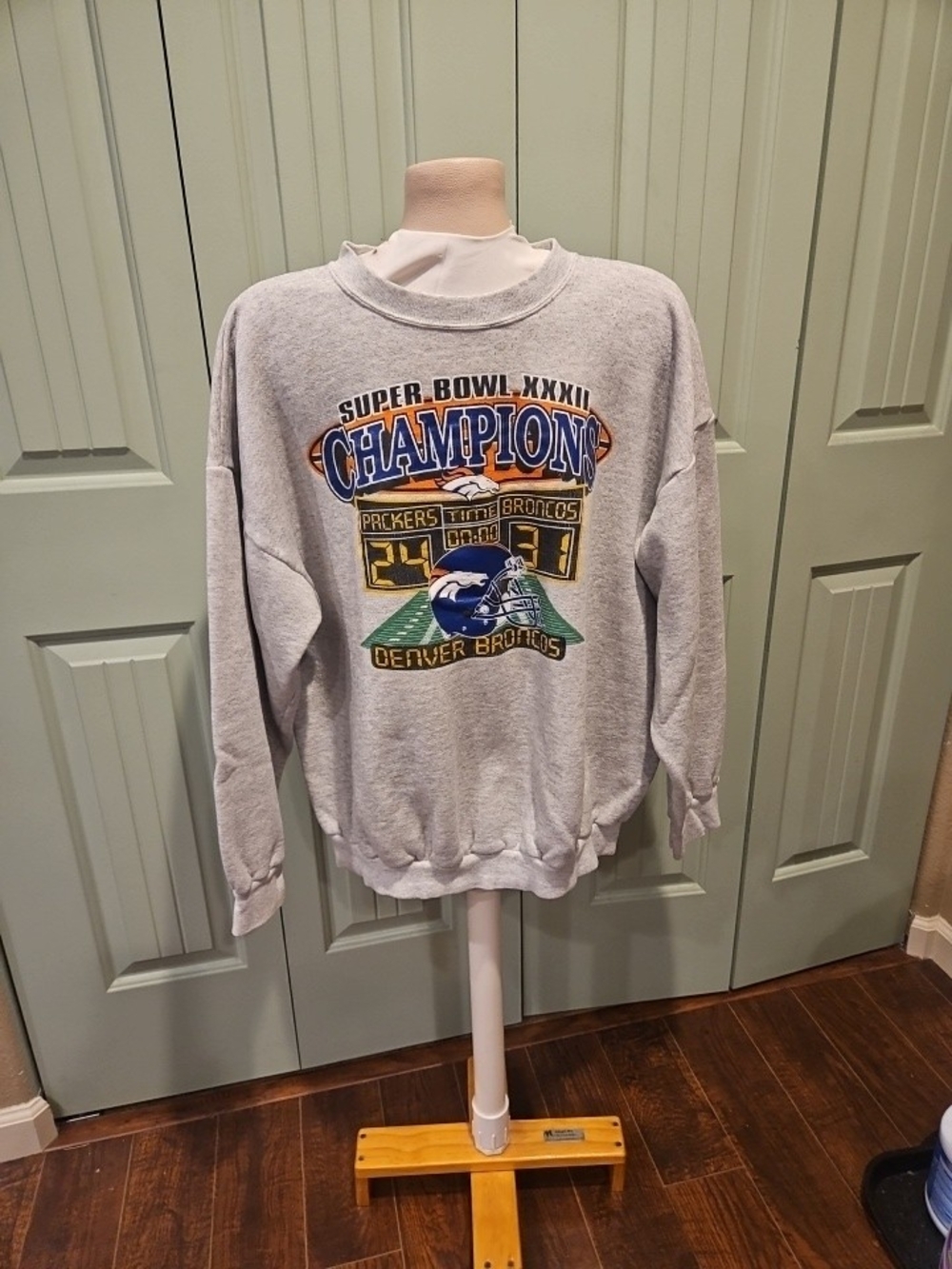 LOGO 7 Gray Denver Broncos Super Bowl Champions Crewneck